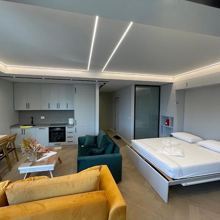 Luxury One Bedroom Apartment ティラナ エクステリア 写真